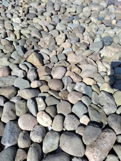 حجر نهري وبحص المرو للحدائق والممرات 3