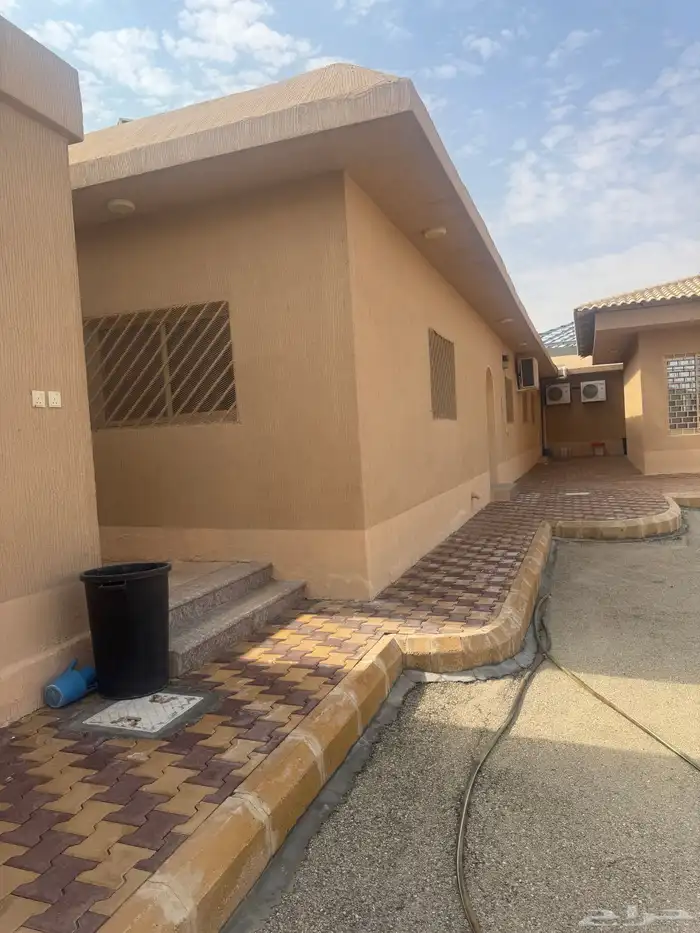 استراحة للبيع بالعفجه 11