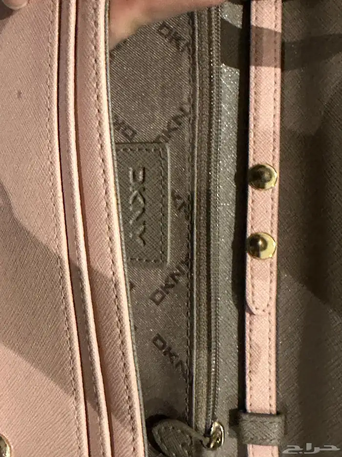 شنطة DKNY اصليه استعمال مرتين 1