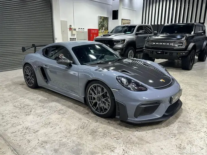 بورش 718 كايمان GT4 RS موديل 2023 ماشي 4.670 كم وارد وكالة 1