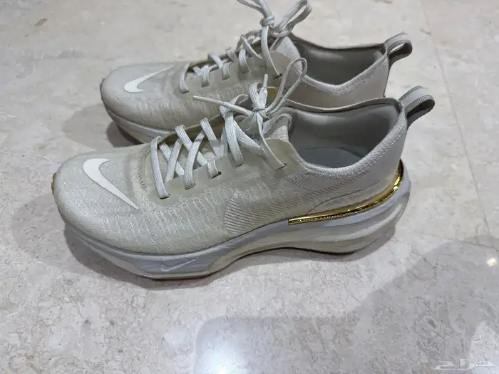 جزمه نايك اصليه اللون سكري 0