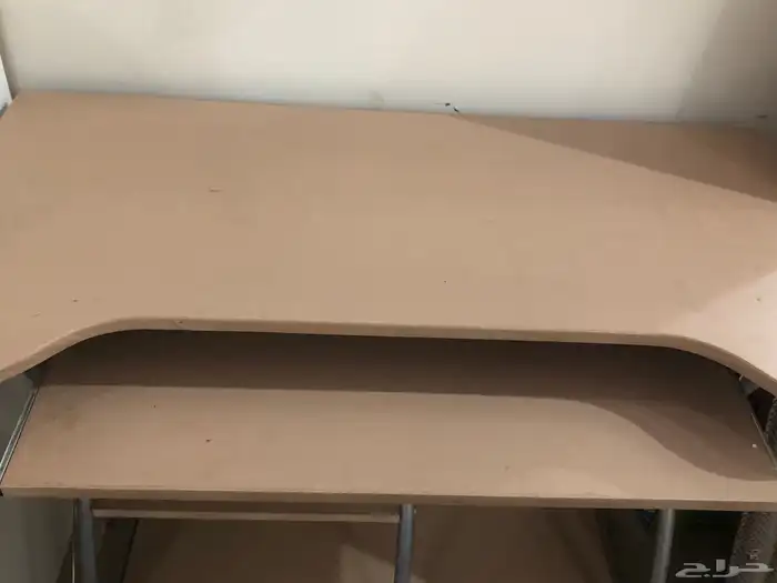 طاولة وتسريحة للبيع 9
