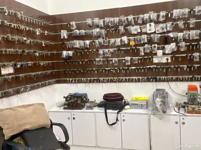 مفتاح المنورة برمجة ونسخ وفتح الأبواب 1