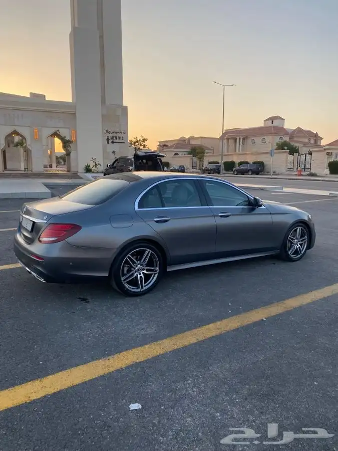 للبيع مرسيدس E200 الموديل 2020 7