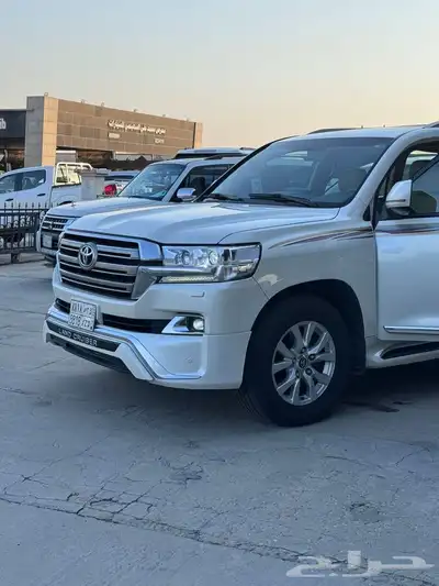 نبيع لاند كروزر 2019 ديزل . 0