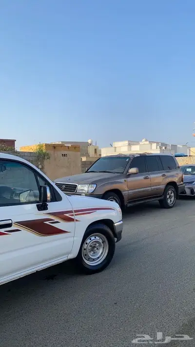 تم البيع هايلكس مديل 2000 0