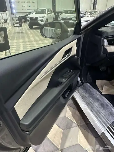كامري LE بنزين 2025 عرض خاص 9