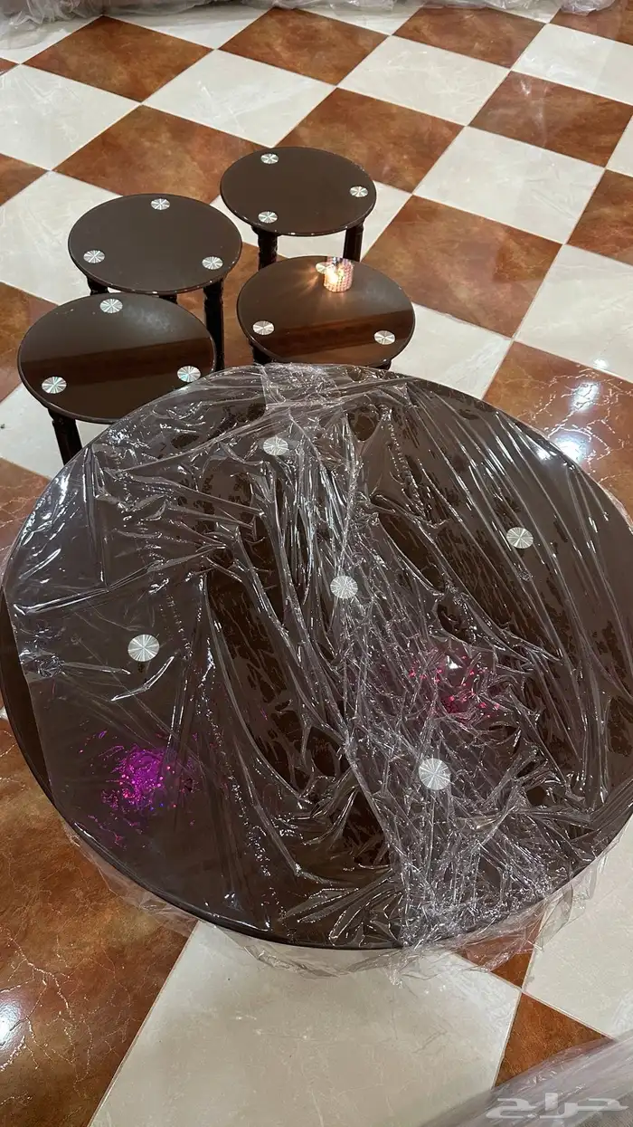 طاولات قزاز وقاعدات خشب 0