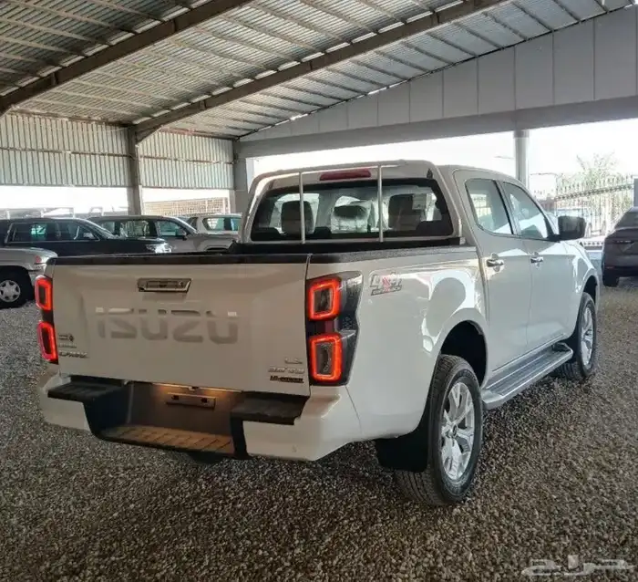 ايسوزو ديماكس 2025 فئة LS -GT اقساط بنوك 13