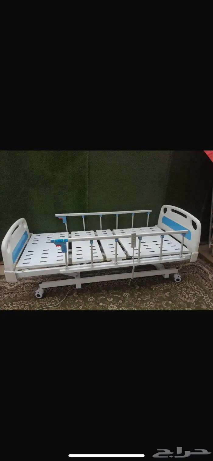 سرير طبي واسطوانه اكسجين 0