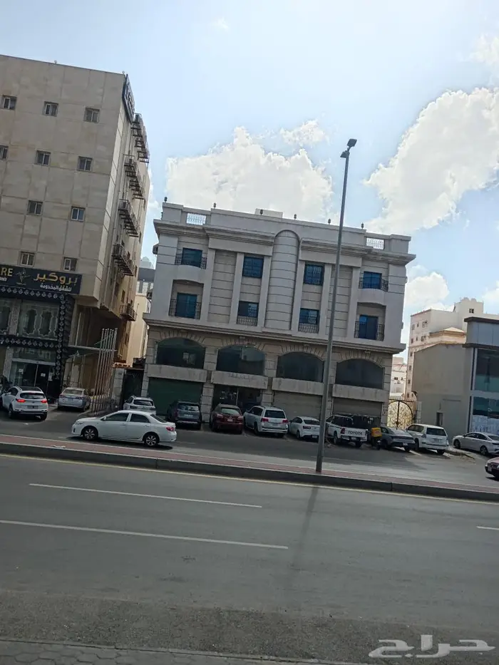 معارض للإيجار شارع قريش الرئيسى - حى البوادى 4