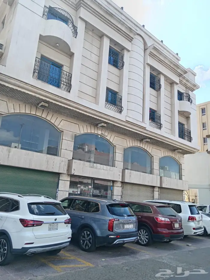 معارض للإيجار شارع قريش الرئيسى - حى البوادى 2