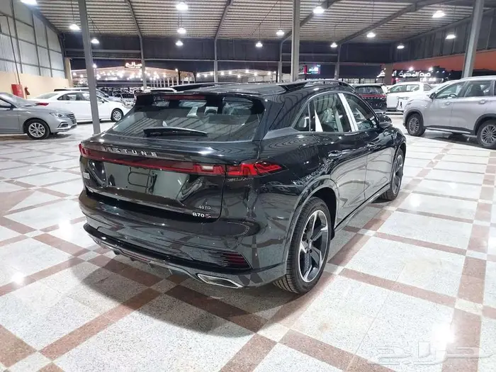 بيستون بي B70S 2.0 ليموزين 2023- كورنيش 2