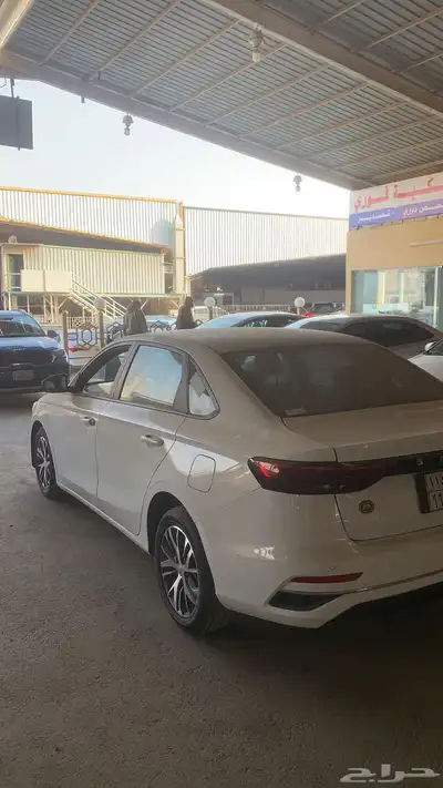 للبيع جيلي امجراند 2023 السعر 29000 11