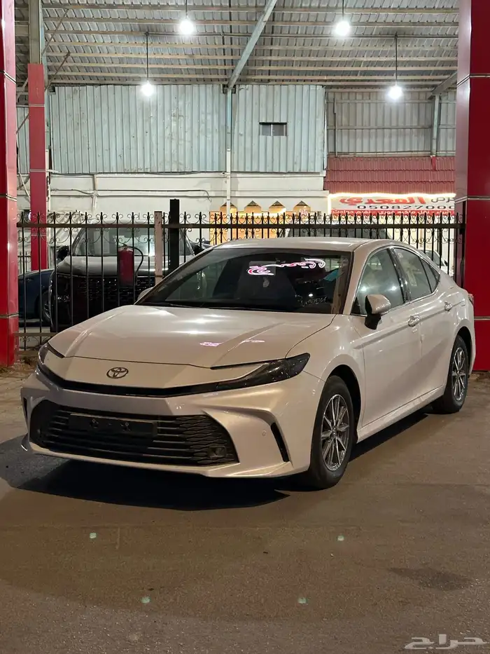 كامري 2025 E بنزين بسعر 111.500 0