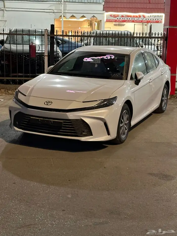 كامري 2025 E بنزين بسعر 111.500 8
