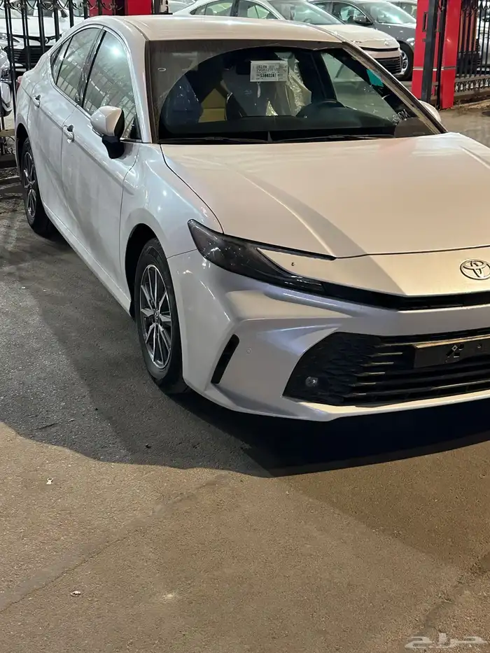 كامري 2025 E بنزين بسعر 111.500 11