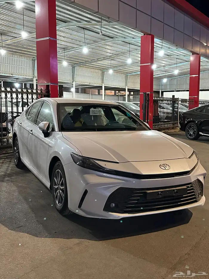 كامري 2025 E بنزين بسعر 111.500 10