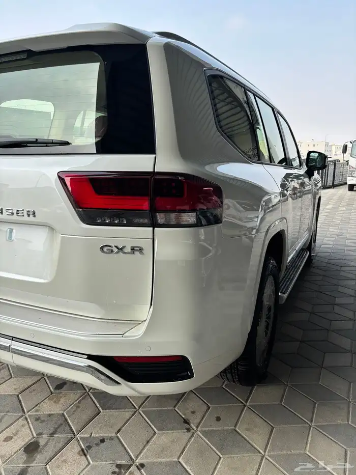 لاند كروزر 2025 GXR 4 13