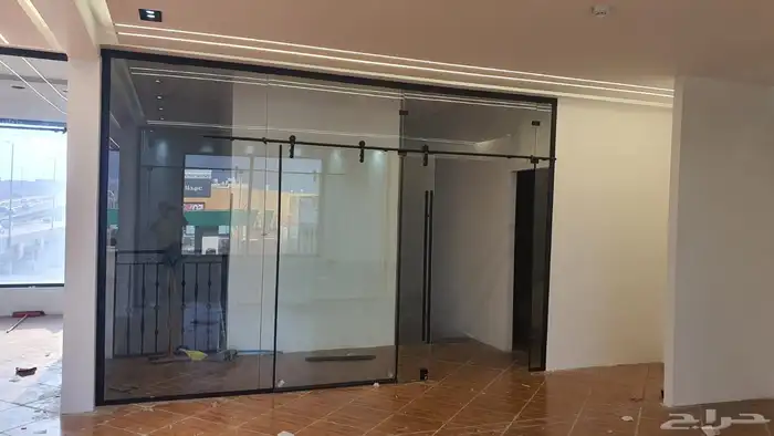 زجاج دربزين وزجاج محلات تجاريه 7