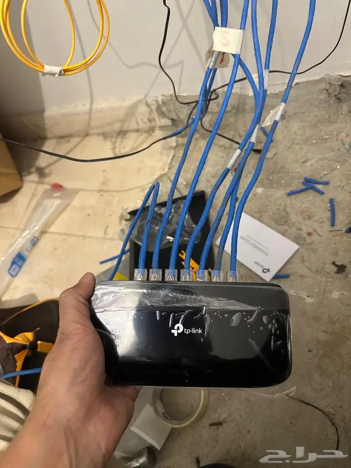 فني شبكات تمديد كيابل cat7 cat6A ومقويات انترنت و صيانة فوري 11