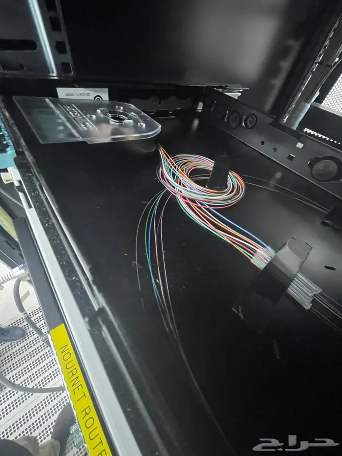 فني شبكات تمديد كيابل cat7 cat6A ومقويات انترنت و صيانة فوري 15