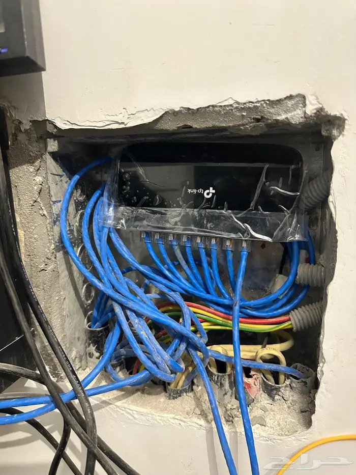 فني شبكات تمديد كيابل cat7 cat6A ومقويات انترنت و صيانة فوري 16