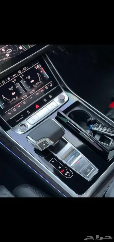 أودي Q8 2021 بلاك ادشن بحالة الوكالة. 9