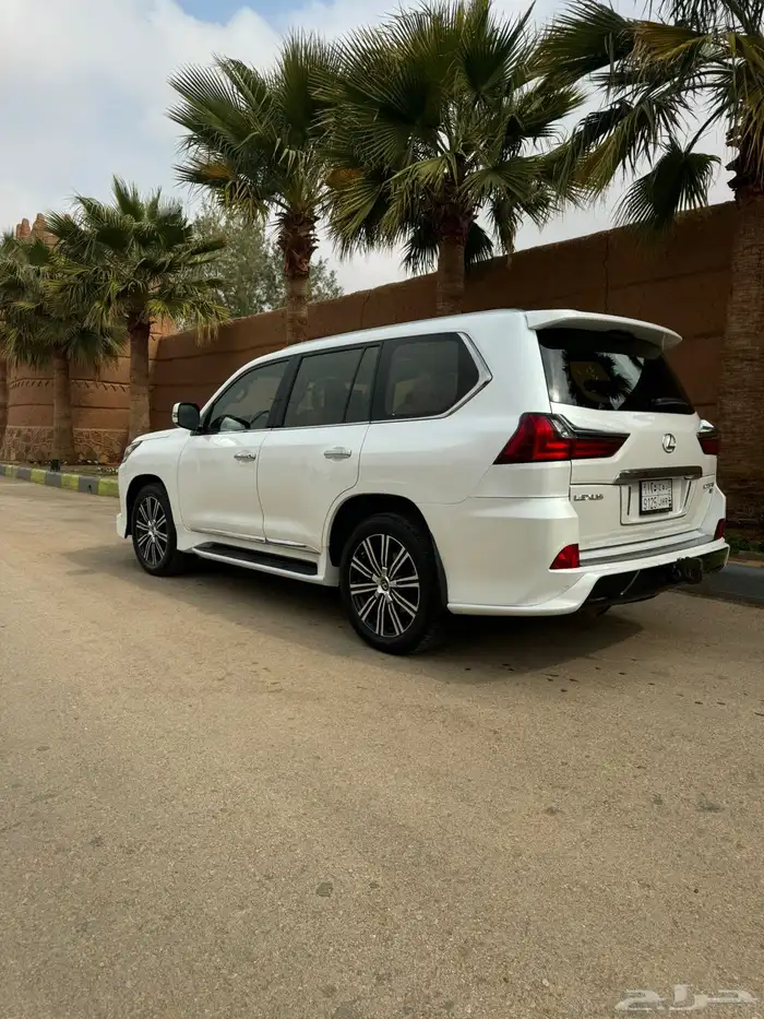 لكزس LX 2020 4