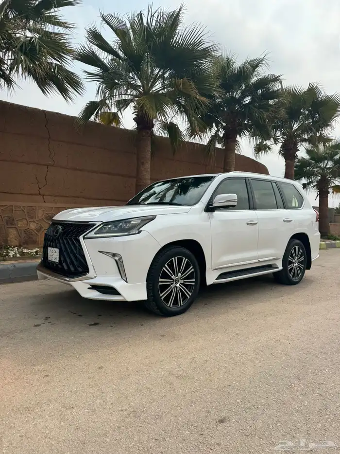 لكزس LX 2020 3