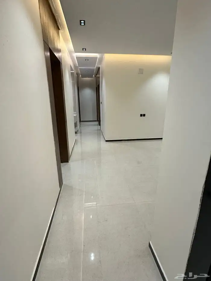 شقة للبيع في حي السعادة بجميع الضمانات ويقبل كاش وبنك 6
