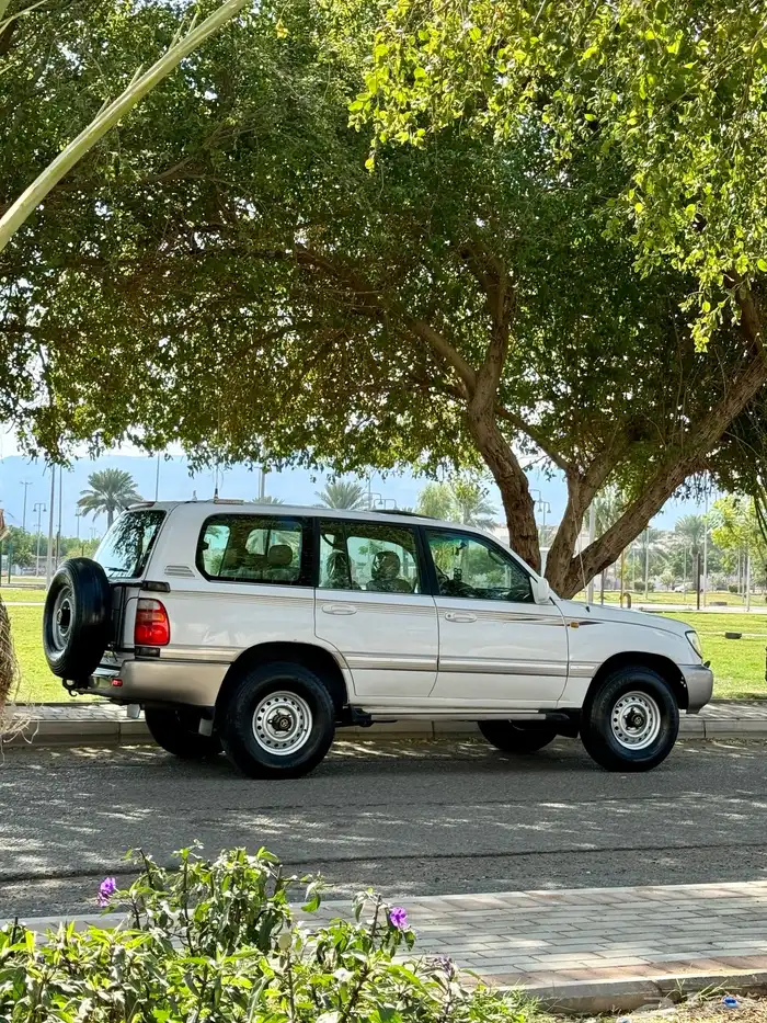 للبيع جيب vxr2002 11