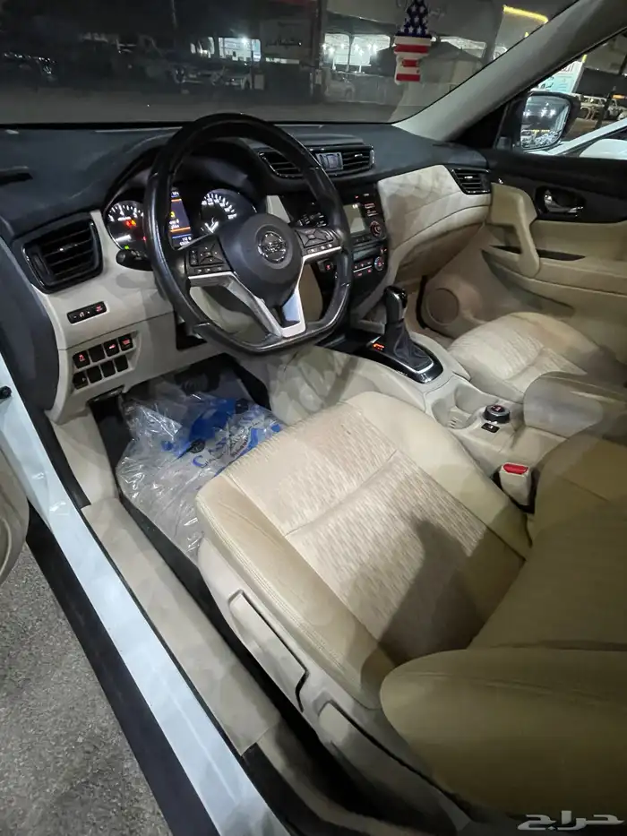 اكس تريل تم البيع 40