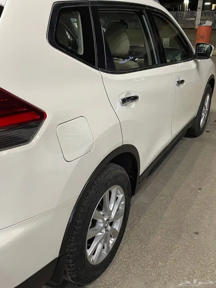 اكس تريل تم البيع 10