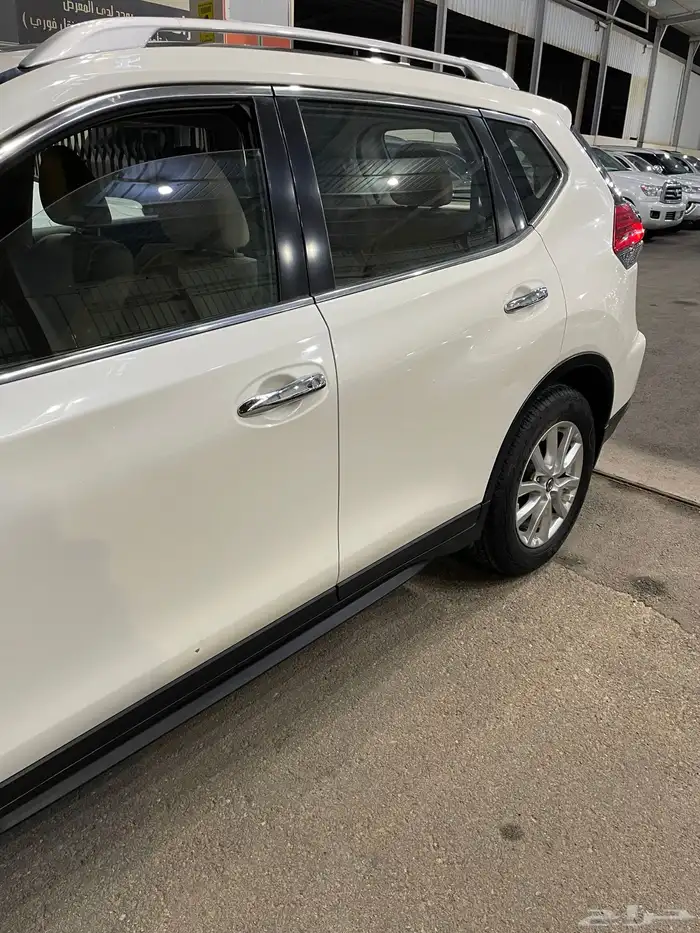 اكس تريل تم البيع 16