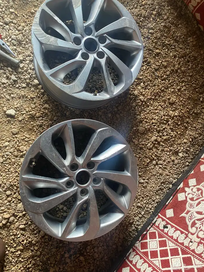 جنوط هونداي توسان اصلي وكاله للبيع 1