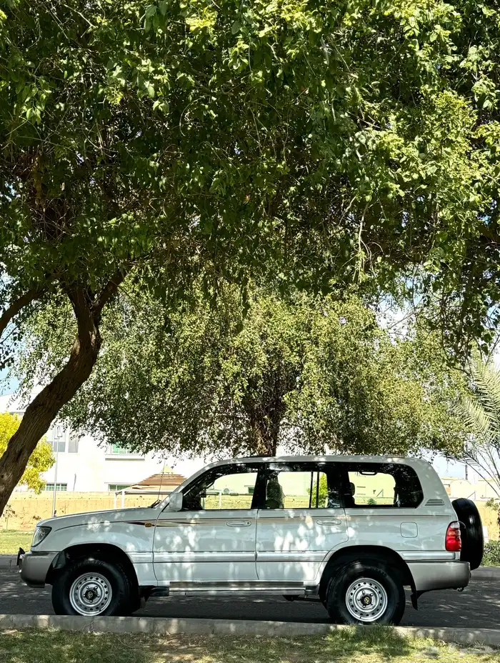 للبيع جيب vxr2002 3