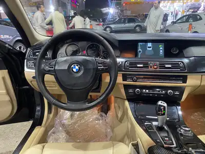 بي ام دبليو 520i 2012 15