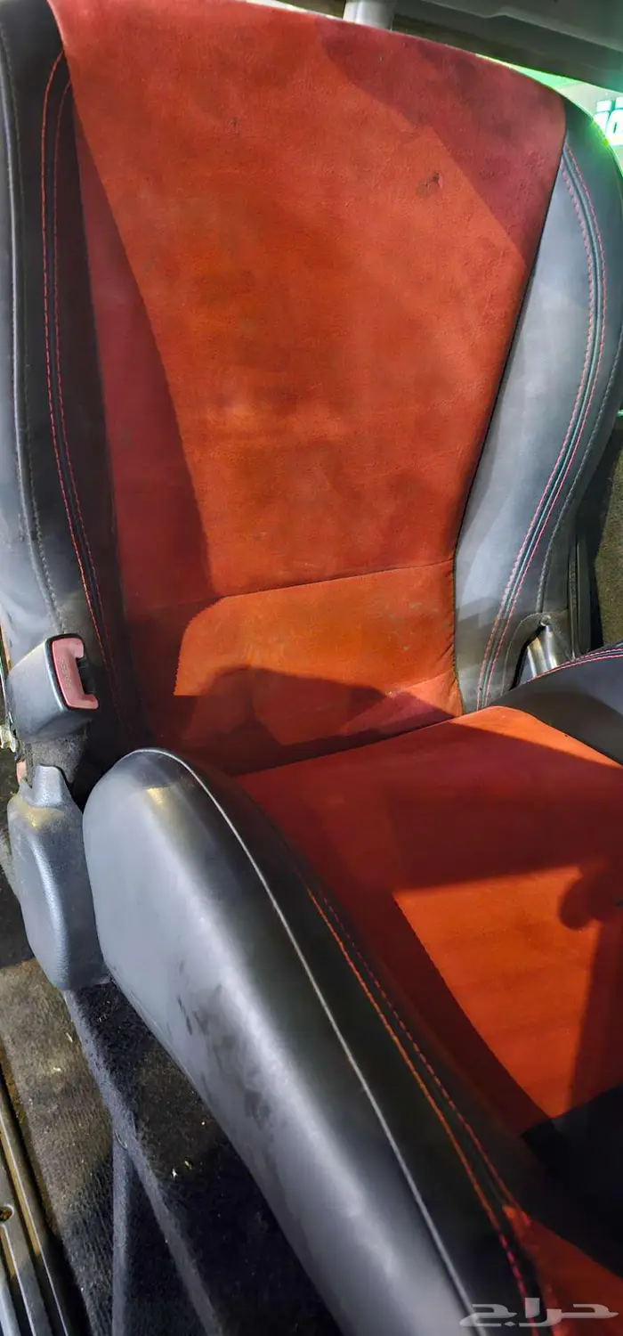 مقاعد رياضية تويوتا gt86 نظيفة جدا بإرباقاتها 5
