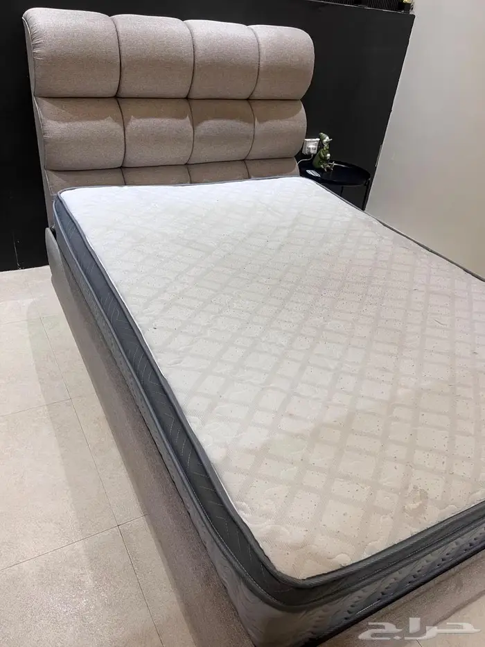 سرير مع المرتبه 0
