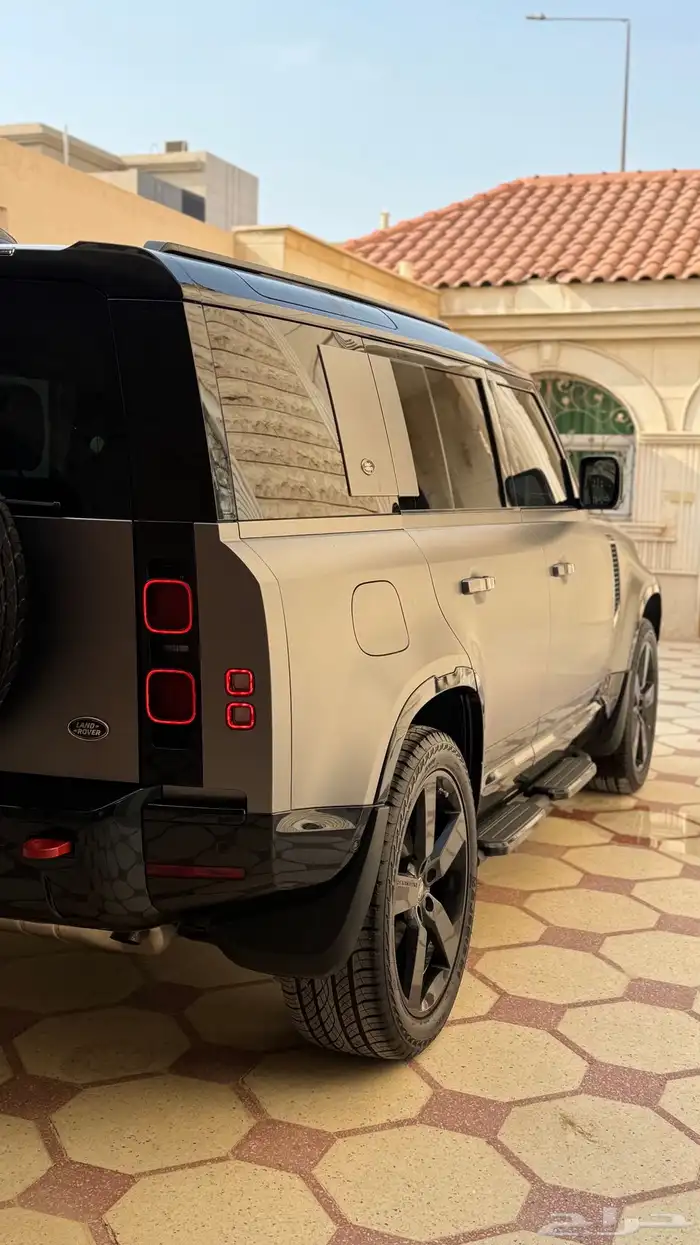 تم البيع ديفندر 2020 SE2 كندي بحالة الوكالة 6 سرندل 3