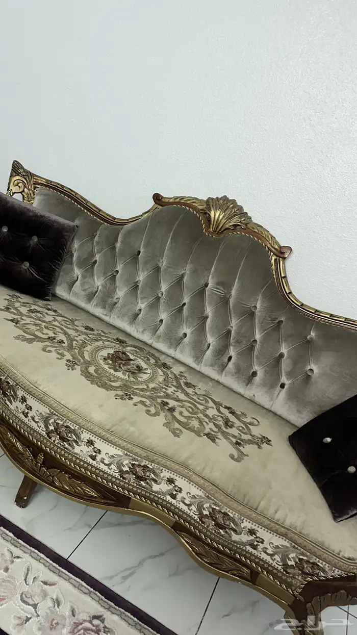 كنب6قطعه نظيفه مع 5طاولات 0