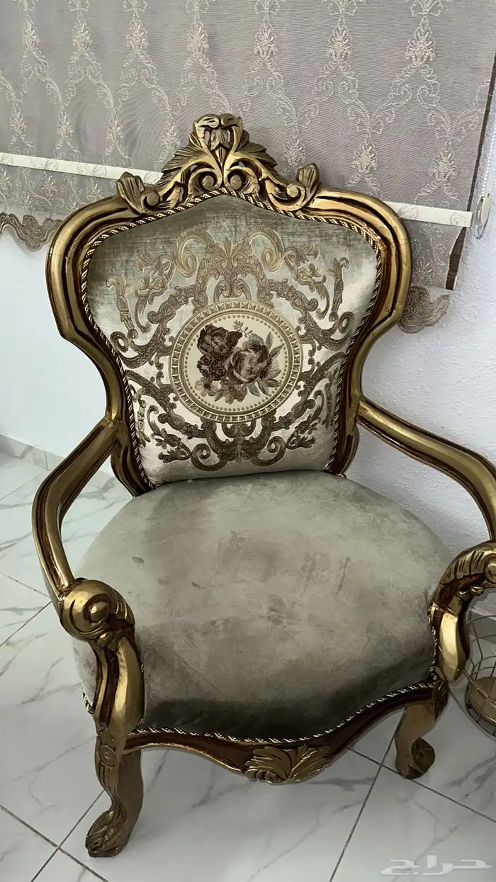 كنب6قطعه نظيفه مع 5طاولات 2