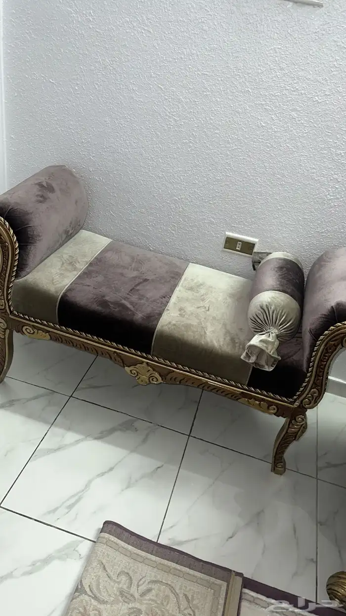 كنب6قطعه نظيفه مع 5طاولات 3