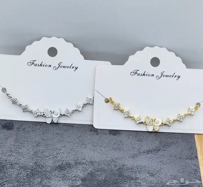 اساور وخواتم وسلاسل مميزة LV وكارتير مع الملحقات ويوجد توصيل 28