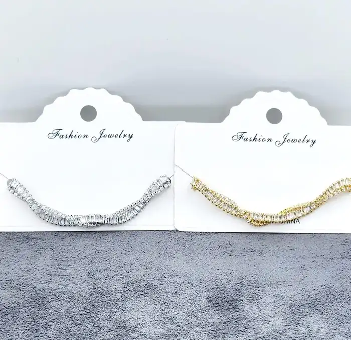 اساور وخواتم وسلاسل مميزة LV وكارتير مع الملحقات ويوجد توصيل 83