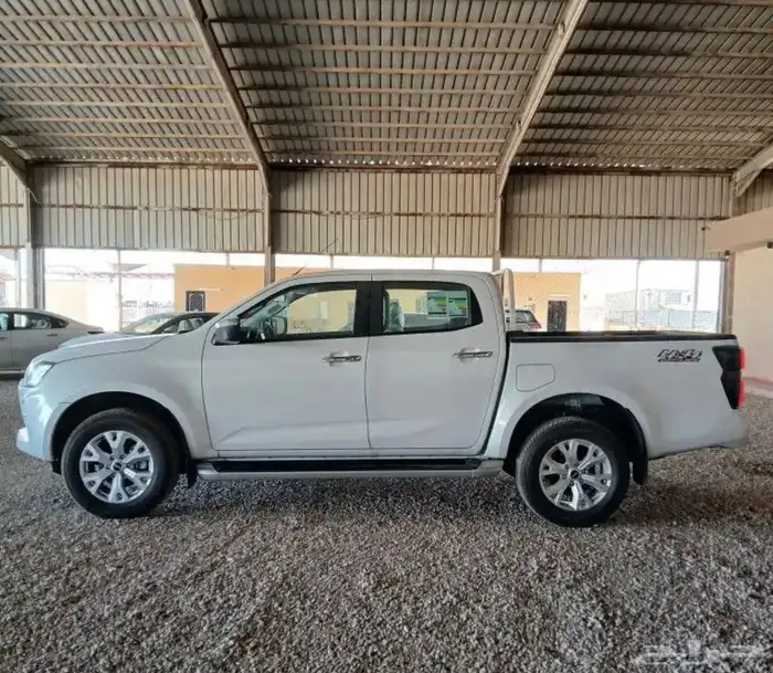 ايسوزو ديماكس 2025 GT-LS اقساط بنوك 15