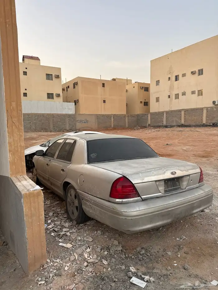 فورد فكتوريا 2006 للبيع قطع 3