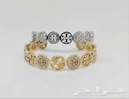 اساور وخواتم وسلاسل مميزة LV وكارتير مع الملحقات ويوجد توصيل 72