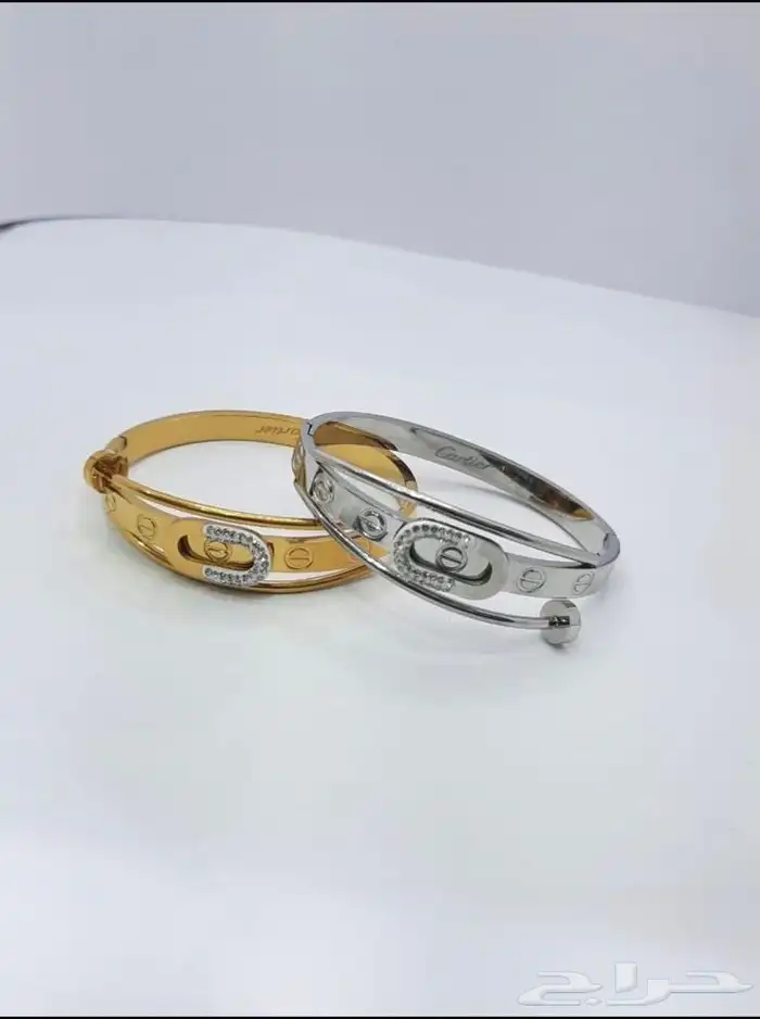 اساور وخواتم وسلاسل مميزة LV وكارتير مع الملحقات ويوجد توصيل 88